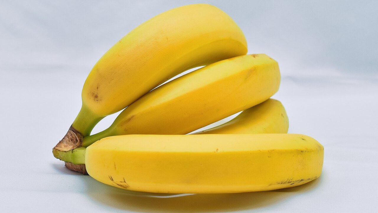 banana-gef7c2e06b_1280-e1679483508701.jpg