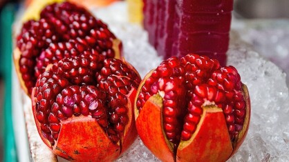 pomegranate-463376_1280-e1698930419510.jpg